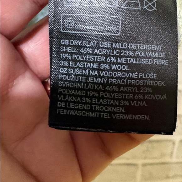 4/$20 H & M shimmer blue/grey sweater- size small - Picture 7 of 7